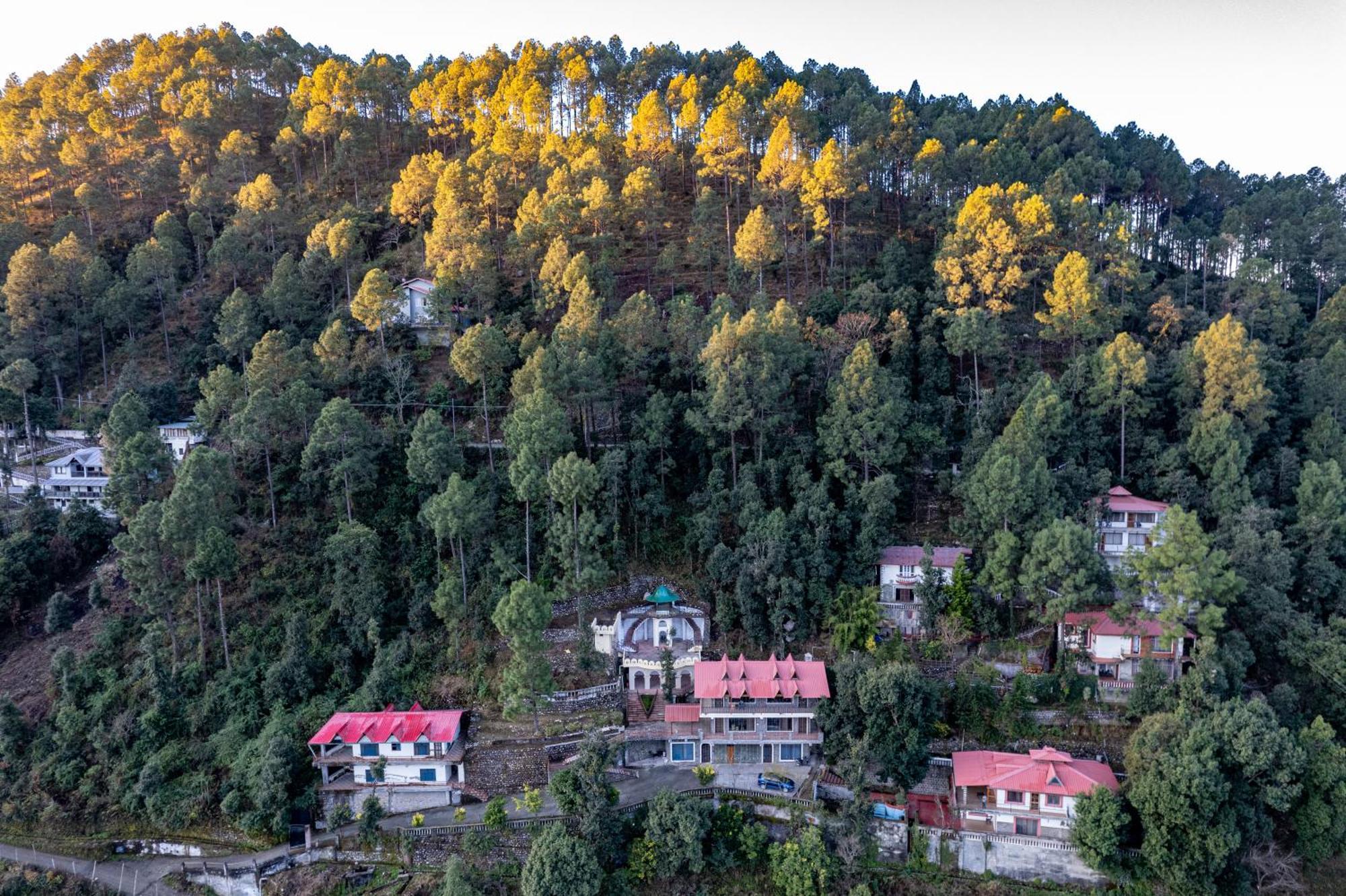 The Canadian Woods Resort Найнитал Экстерьер фото